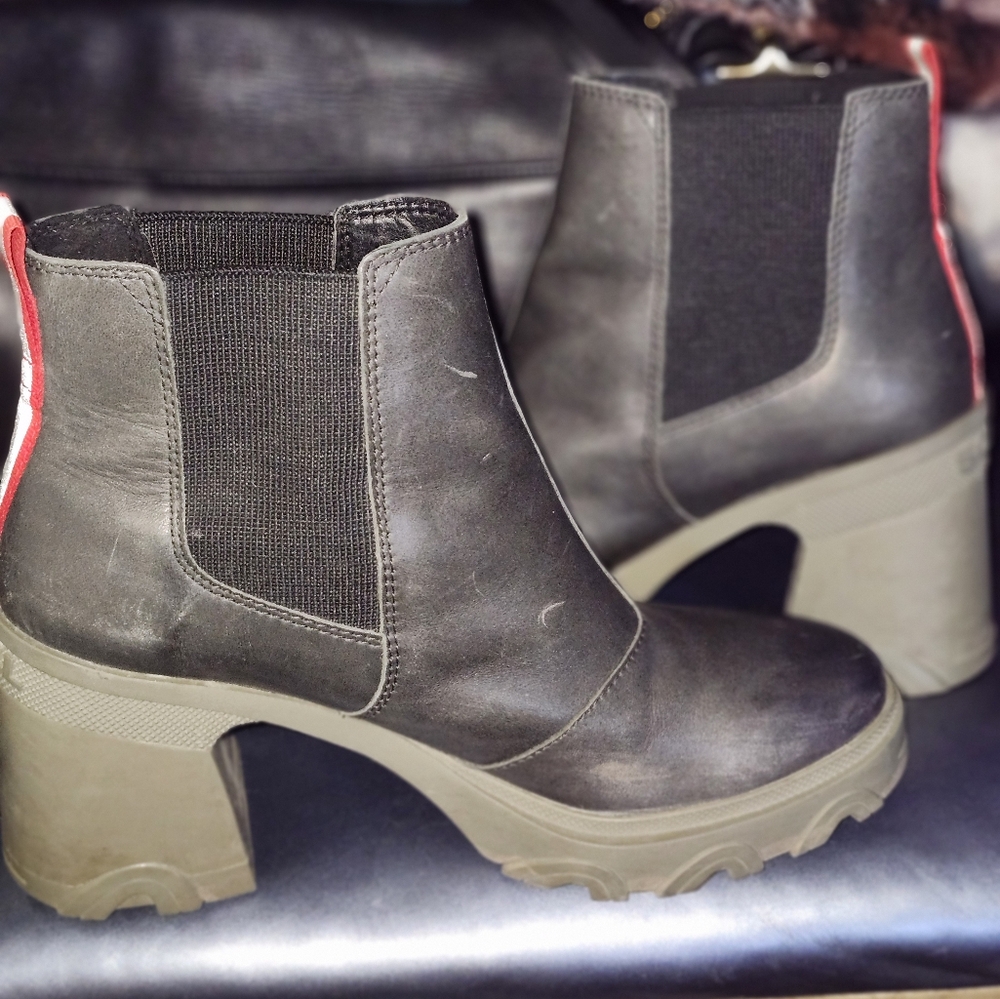 SOREL Brex Heel Chelsea Heeled Bootie Boot Dark Moss Sage Women's Size 9.5